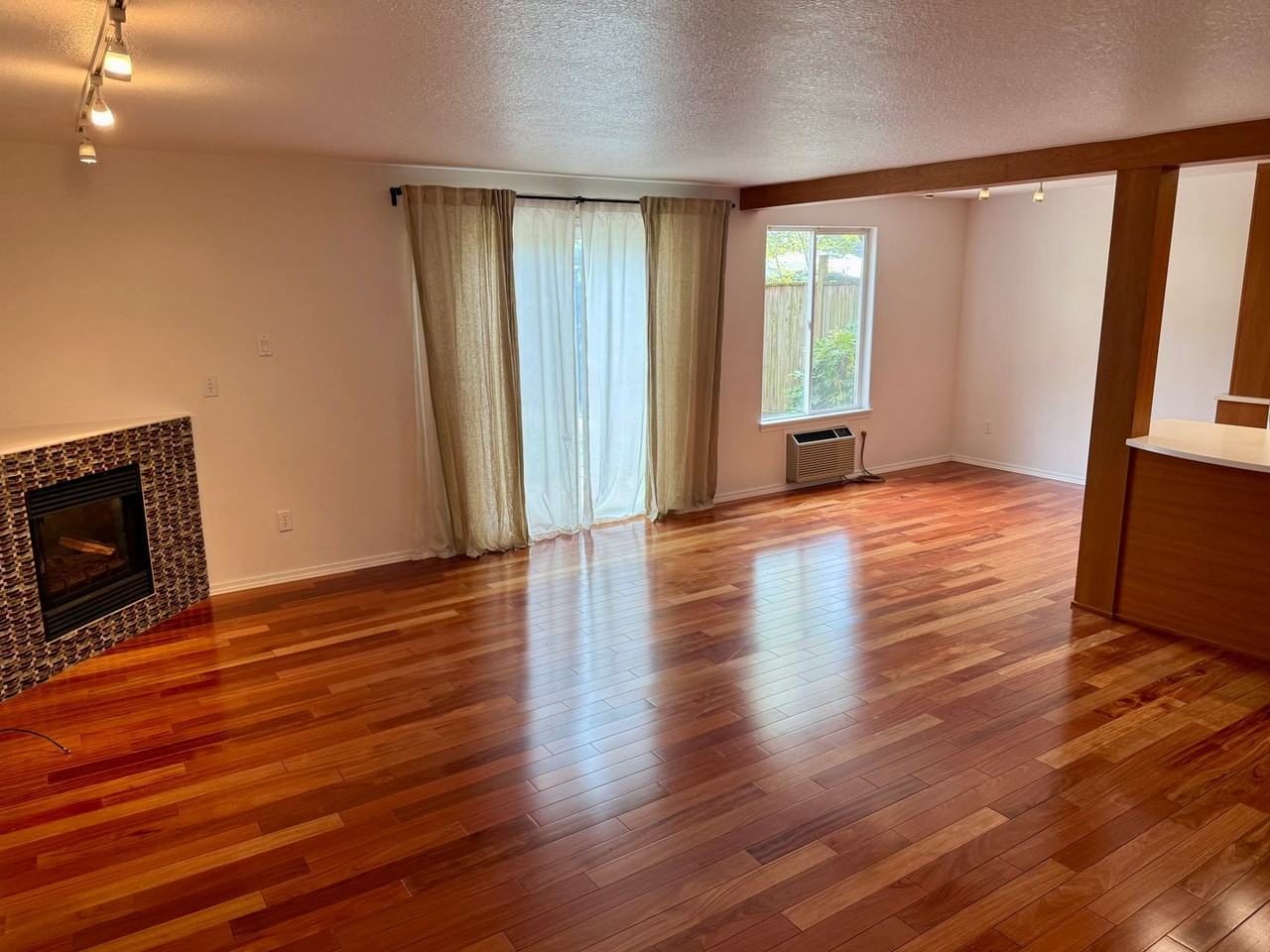 6218 N Concord Ave - Photo 2 of 22