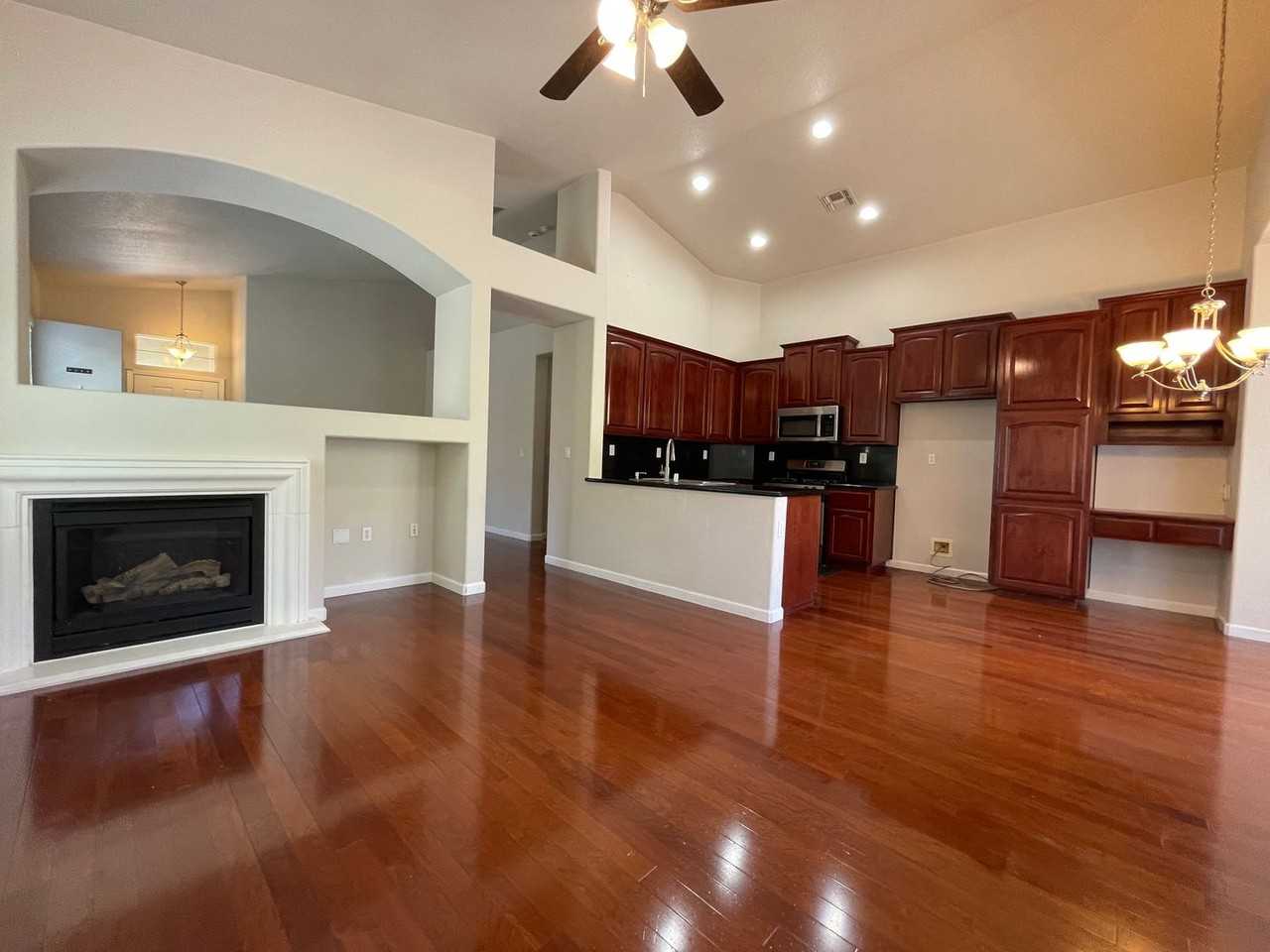 444 Lone Spur Dr - Photo 2 of 14