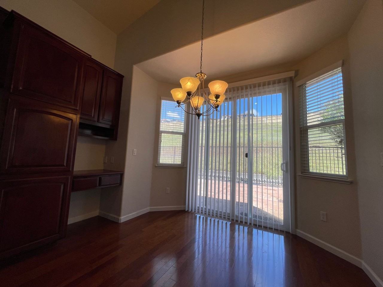 444 Lone Spur Dr - Photo 3 of 14