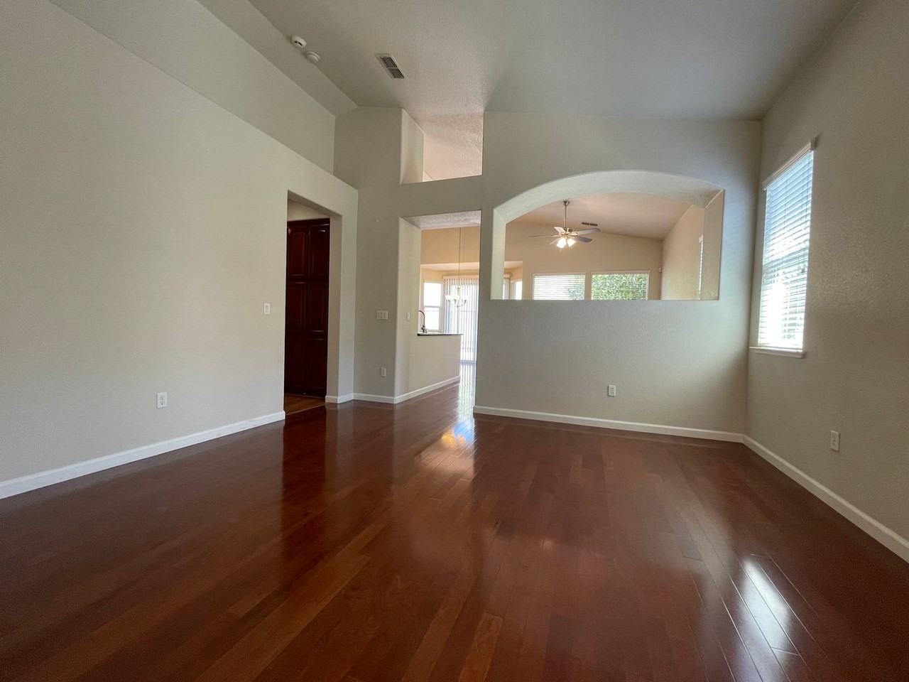 444 Lone Spur Dr - Photo 4 of 14