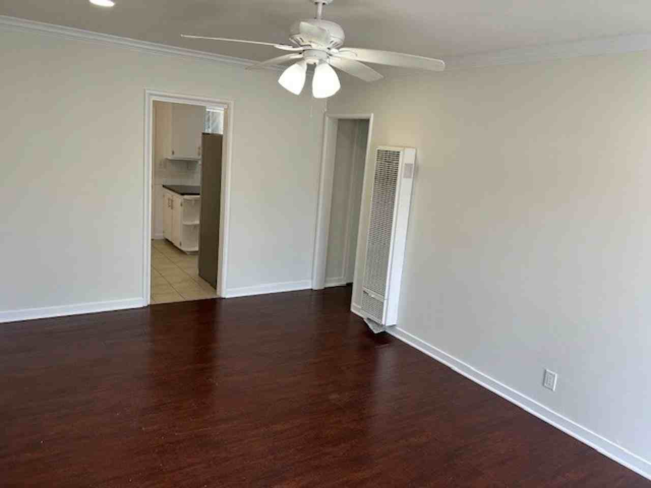 478 Almond Ave - Photo 3 of 10