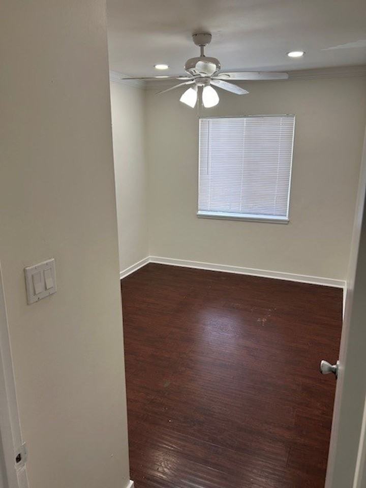 478 Almond Ave - Photo 6 of 10