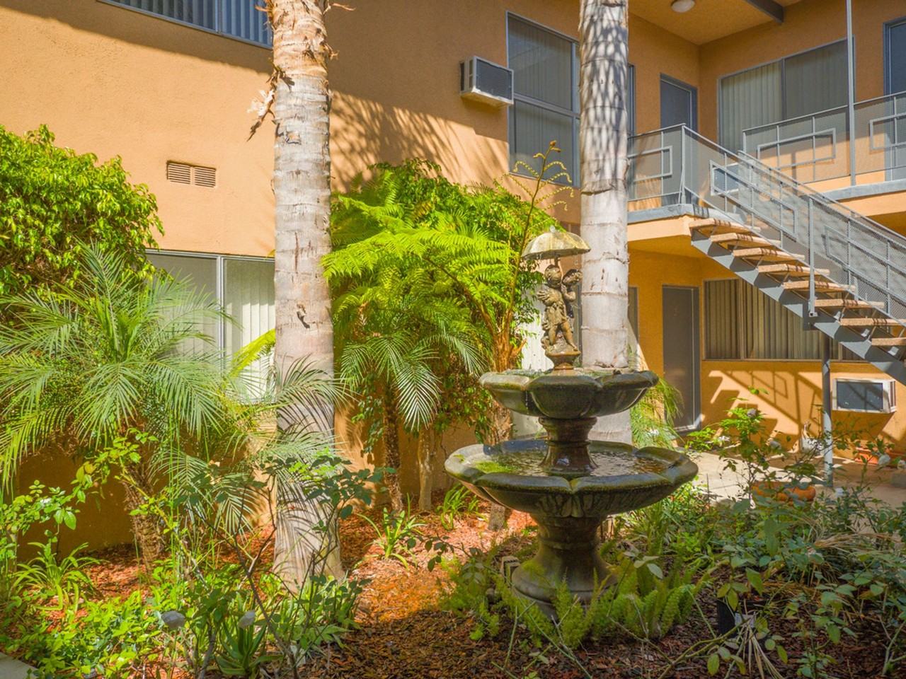 1963 S. Bedford St - Photo 3 of 5