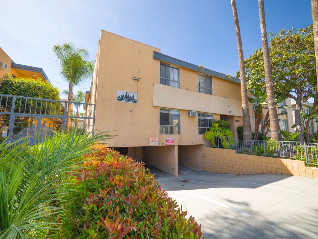 1963 S. Bedford St - Photo 4 of 5