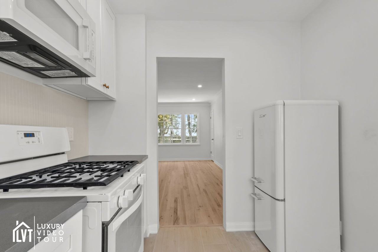 436 Kelton Ave - Photo 6 of 22
