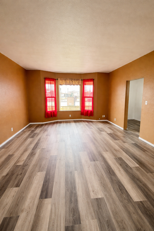 829 Emerson Ave - Photo 2 of 19