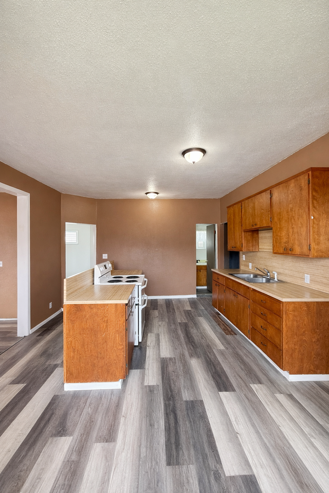 829 Emerson Ave - Photo 5 of 19