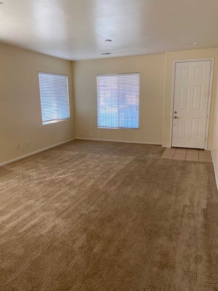 4569 E Sundance Ave - Photo 4 of 17