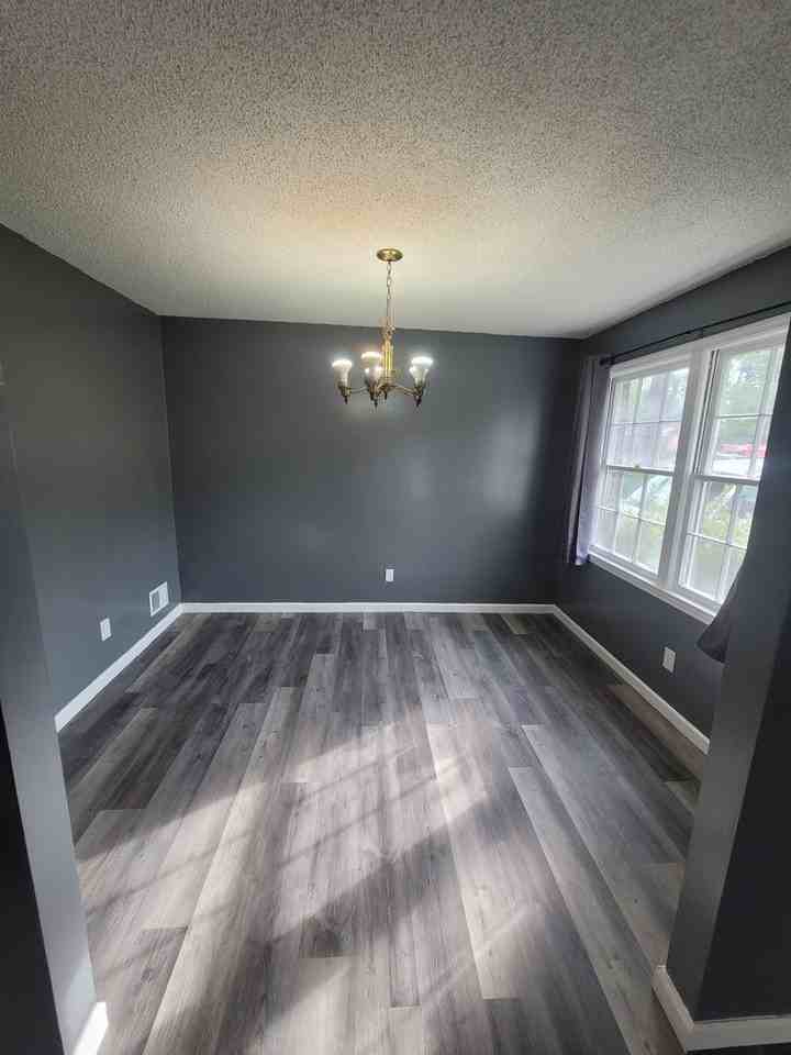 109 Glenshire Dr - Photo 3 of 19