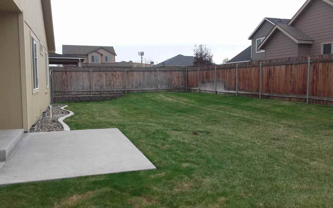 2108 S Quillan St - Photo 3 of 3