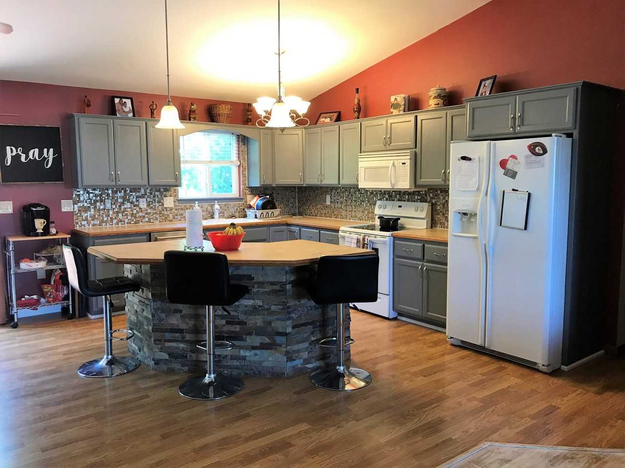 201 Highland Ridge Dr - Photo 2 of 19