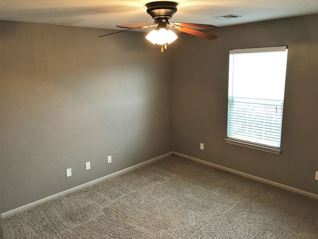 511 Grainfield St - Photo 5 of 12