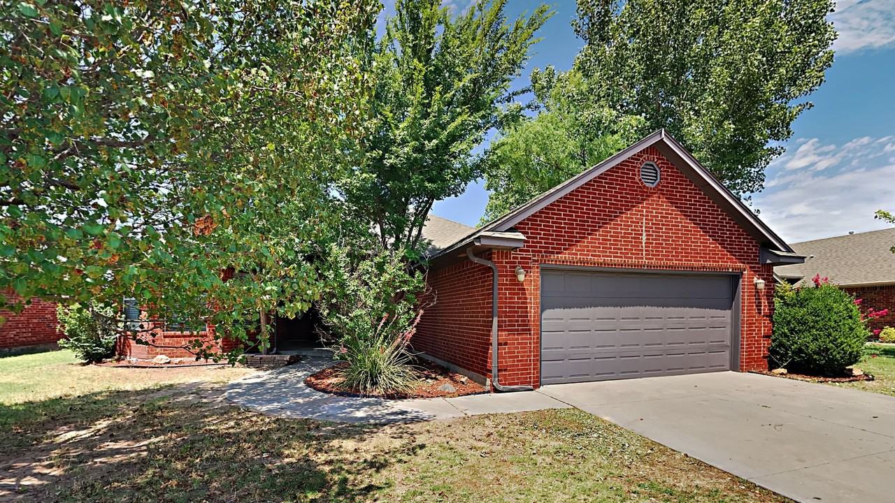 16409 Stoneview Dr - Photo 2 of 17