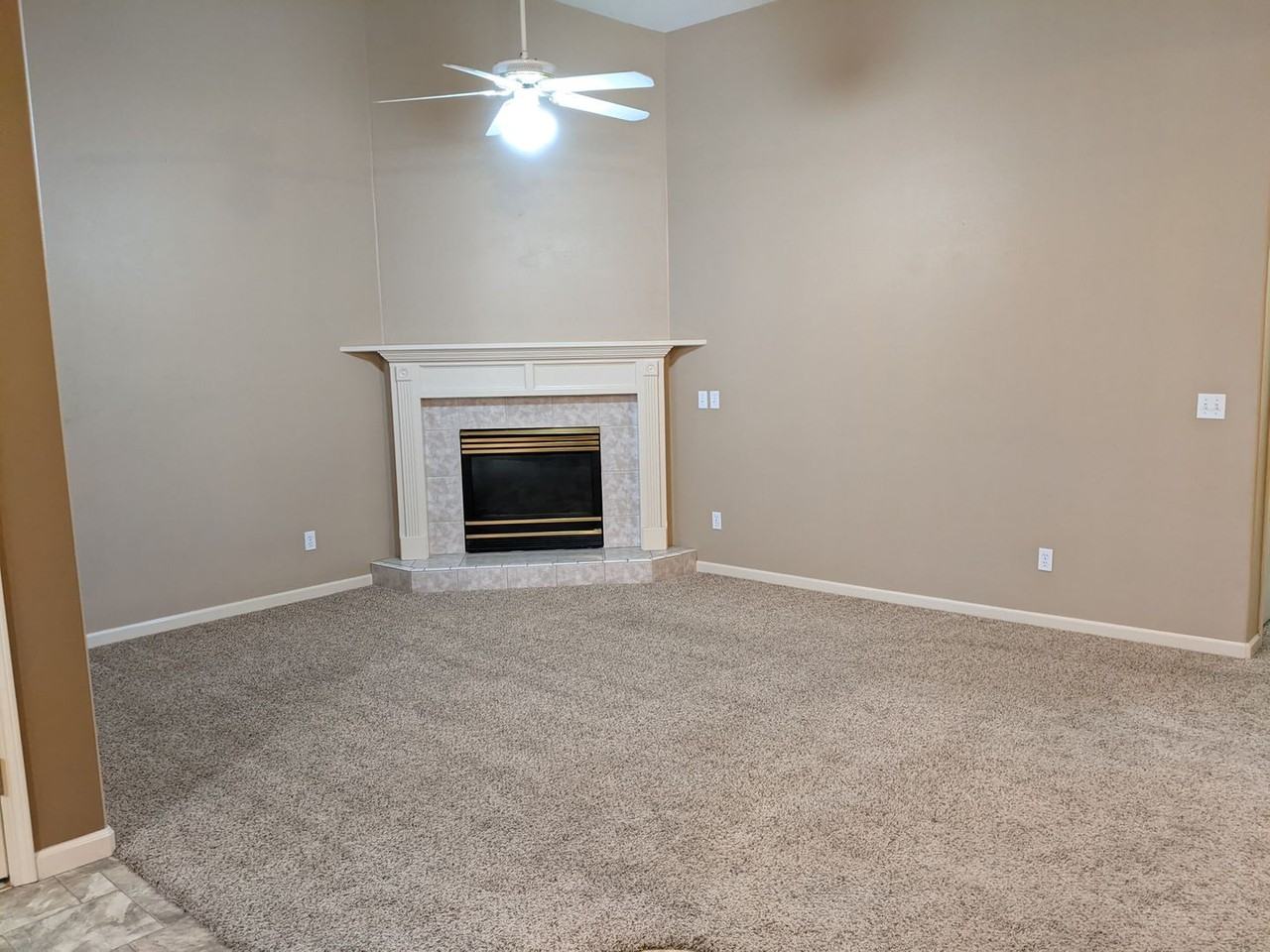 2754 Chad Dr - Photo 4 of 18