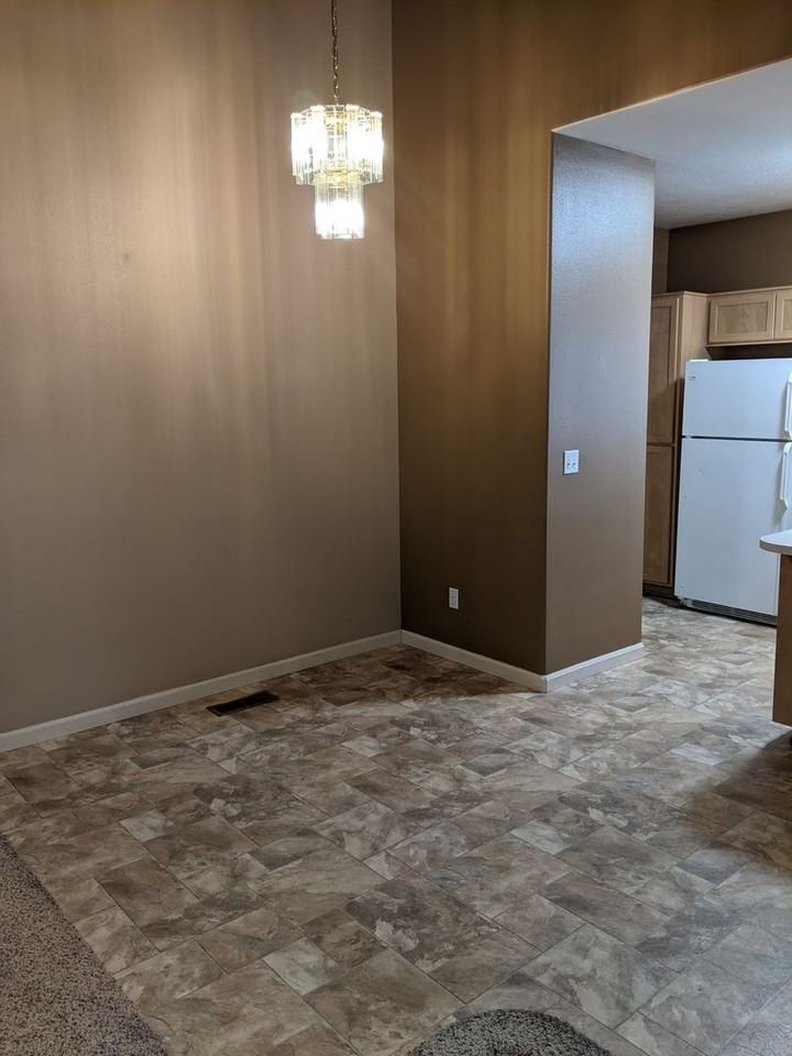 2754 Chad Dr - Photo 5 of 18