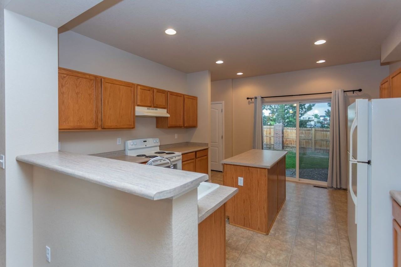 6563 Silverwind Cir - Photo 5 of 30