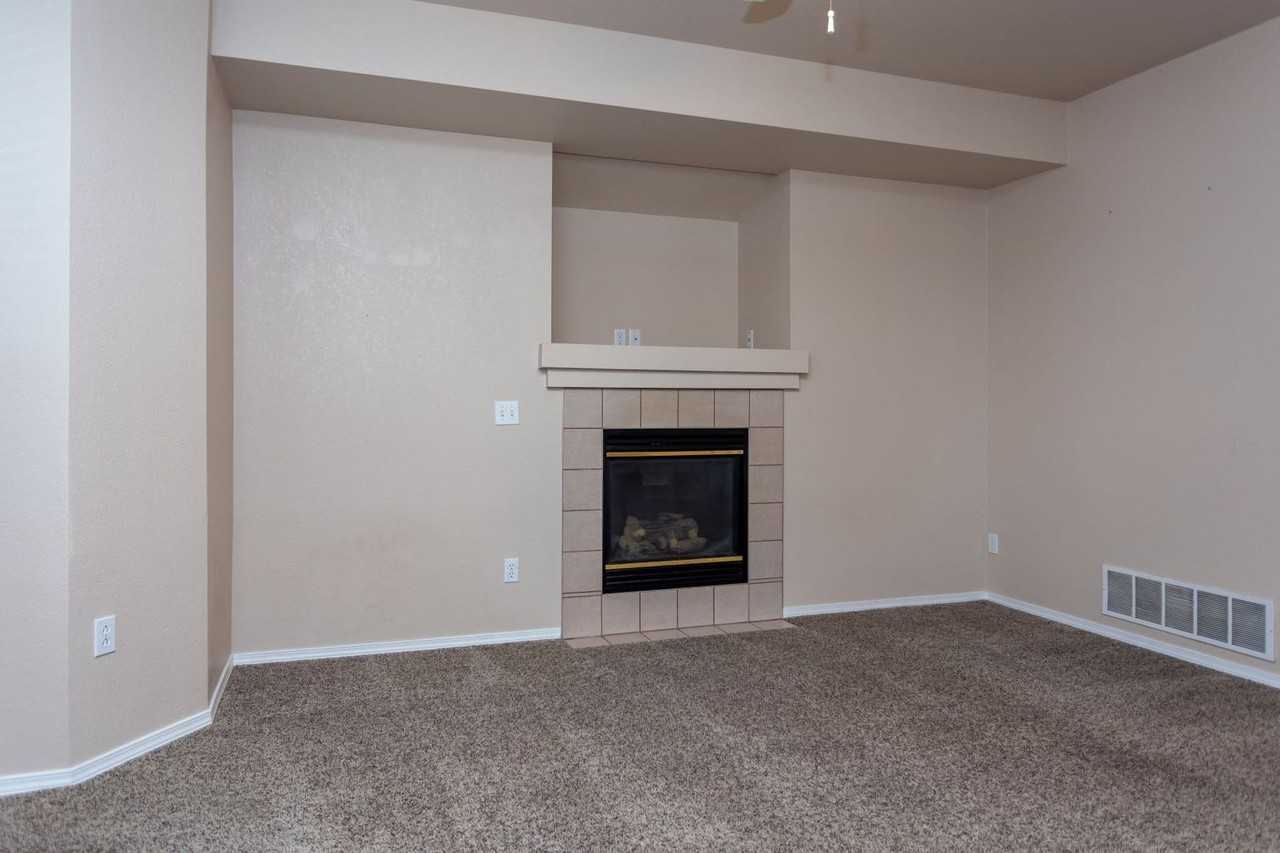 6563 Silverwind Cir - Photo 7 of 30