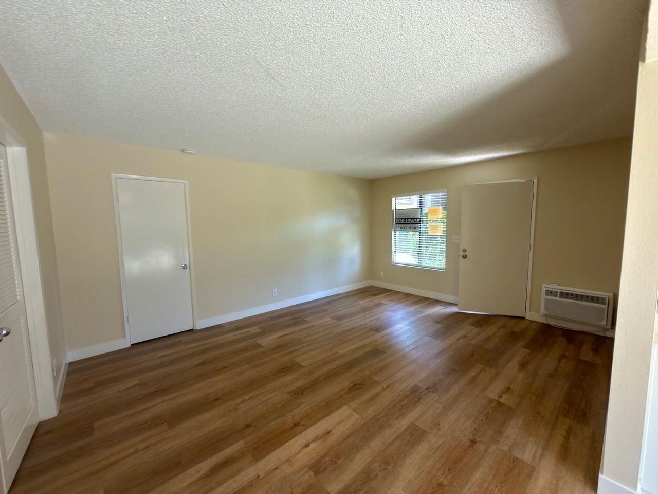 343 Streamwood - Photo 2 of 22