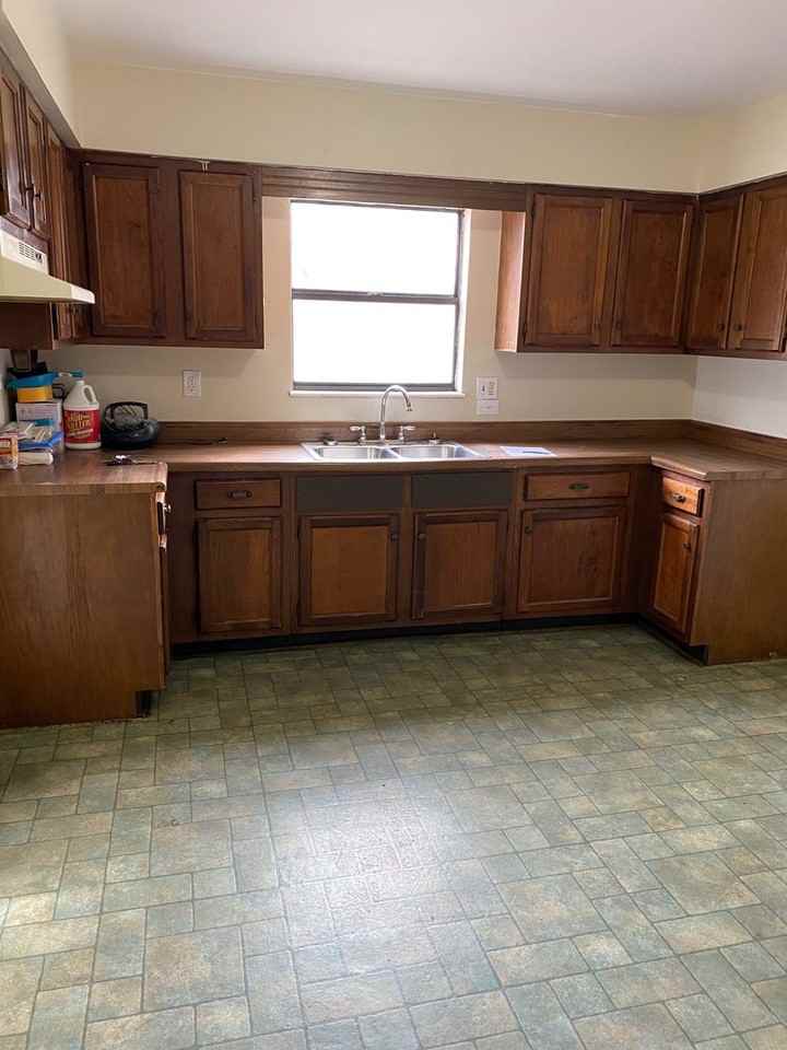 2222 Brown St - Photo 2 of 8