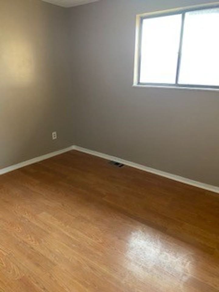 2222 Brown St - Photo 3 of 8