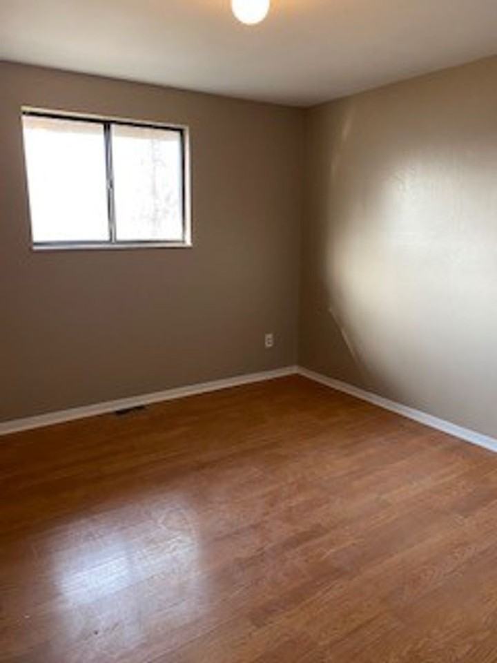 2222 Brown St - Photo 4 of 8