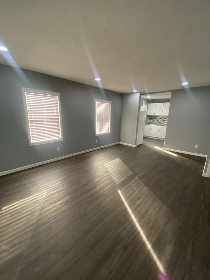 610 Saint Helens St - Photo 5 of 18