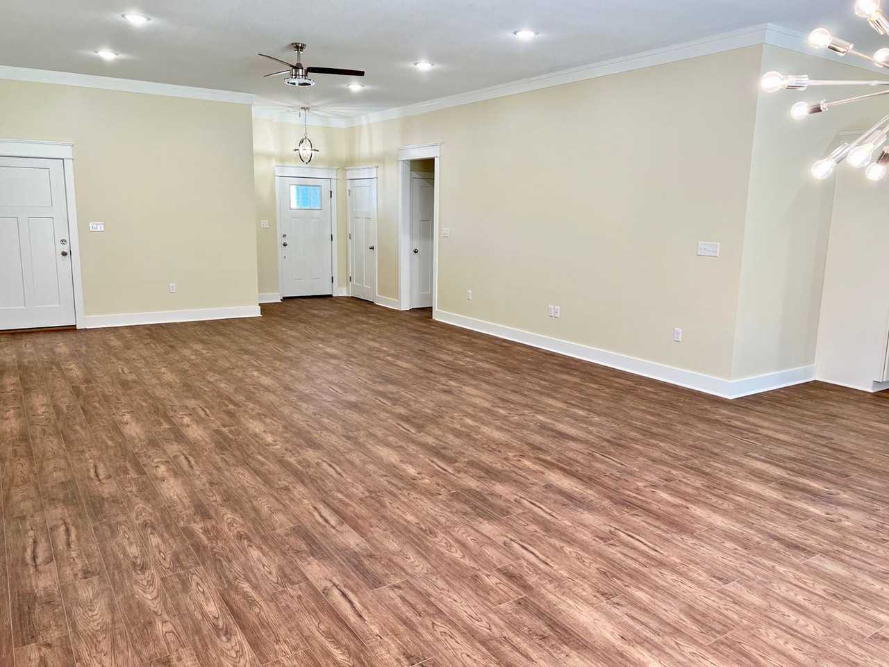 4810 Edgemont Dr - Photo 4 of 24