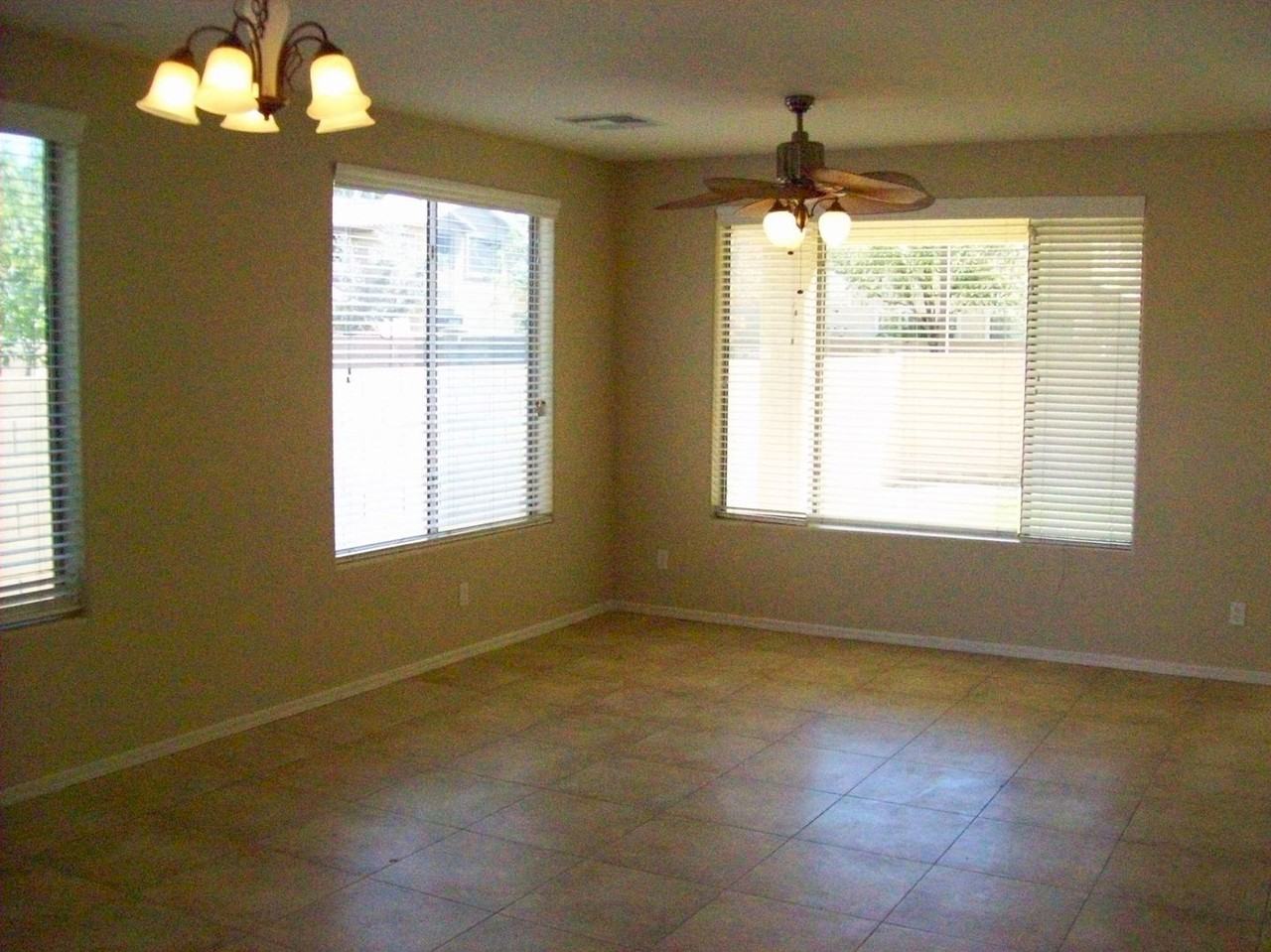 3124 S Lois Ln - Photo 2 of 11