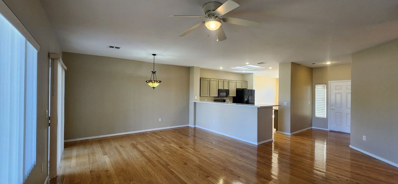 1561 Bonner Springs Dr - Photo 5 of 33