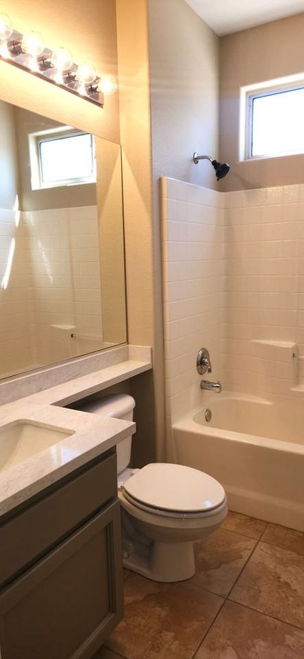 1561 Bonner Springs Dr - Photo 7 of 33