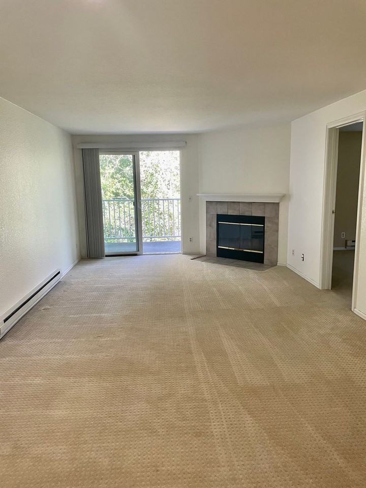 12740 Ne 10th Pl - Photo 2 of 15