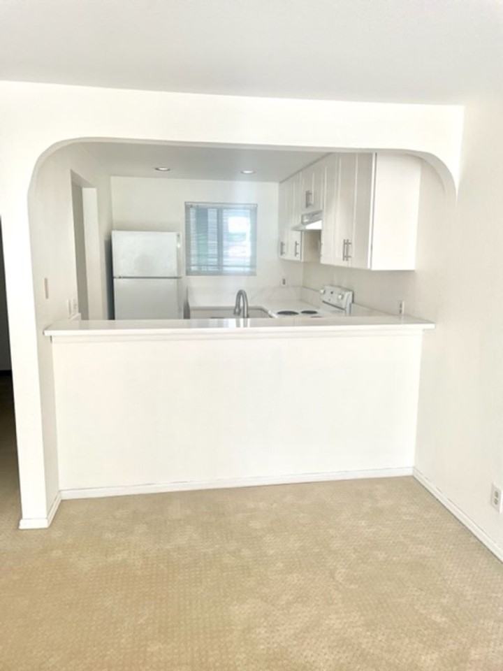 12740 Ne 10th Pl - Photo 7 of 15