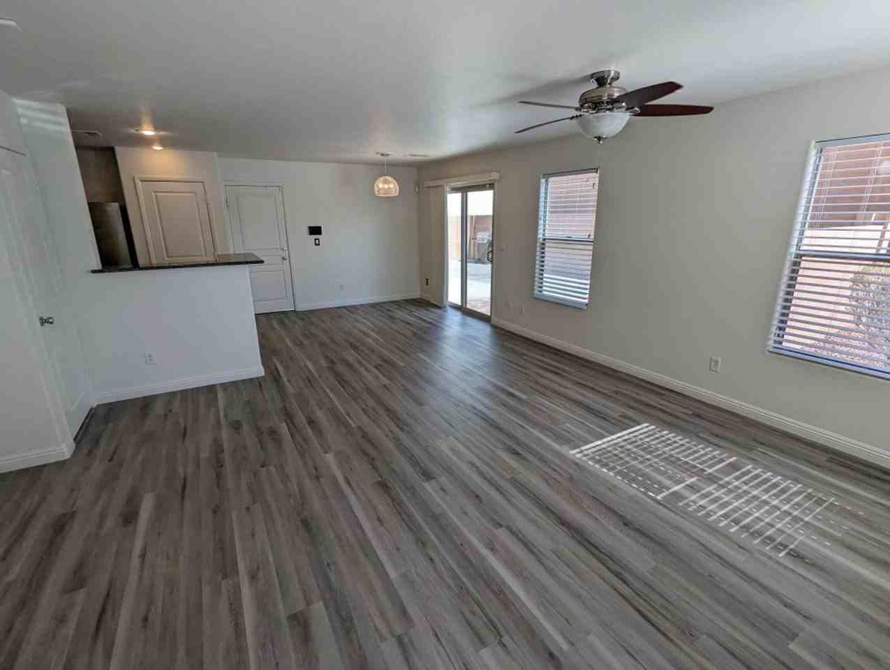 10807 Mason Hill Ave - Photo 3 of 35