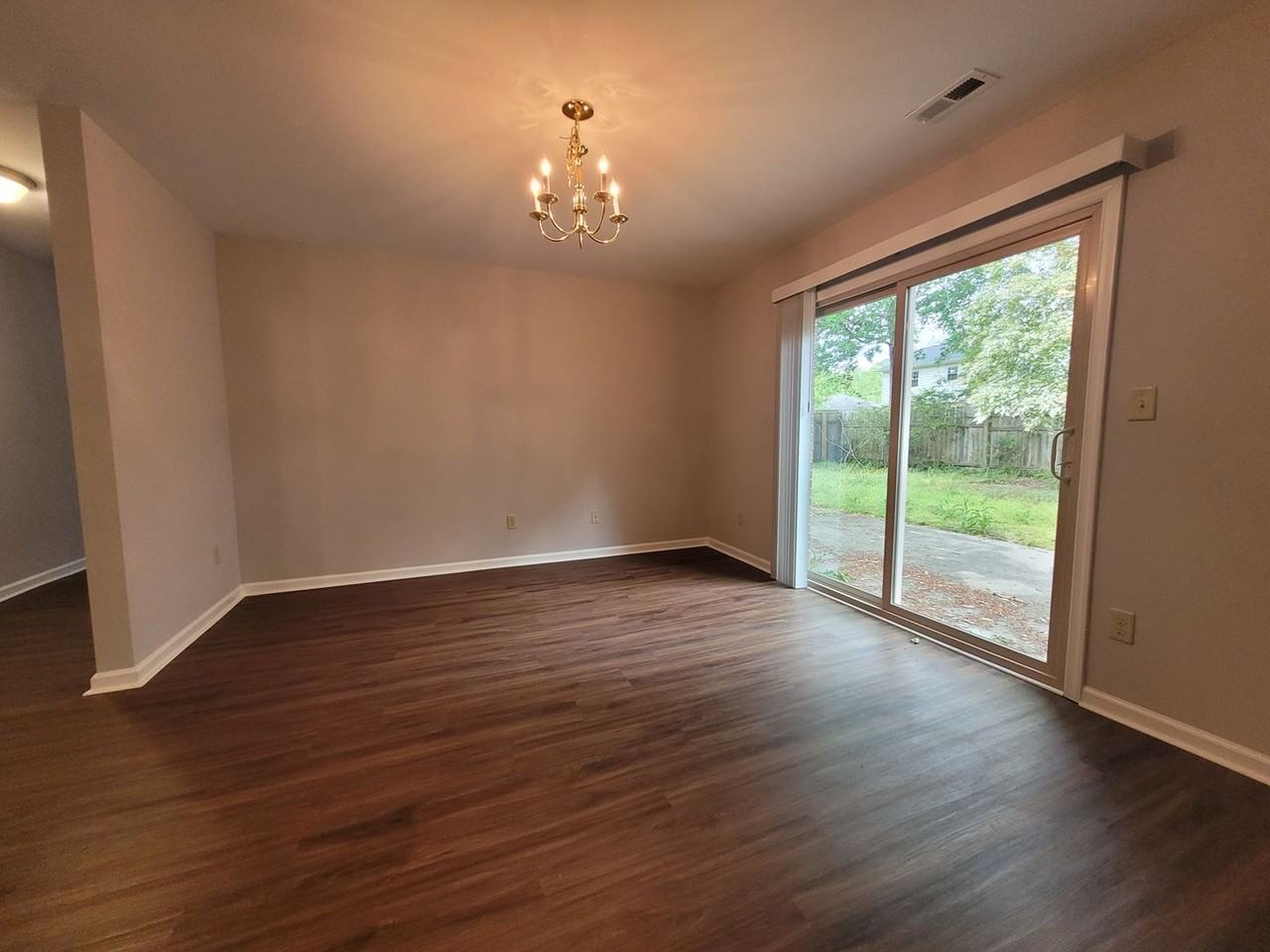 821 Hanover Dr - Photo 6 of 32