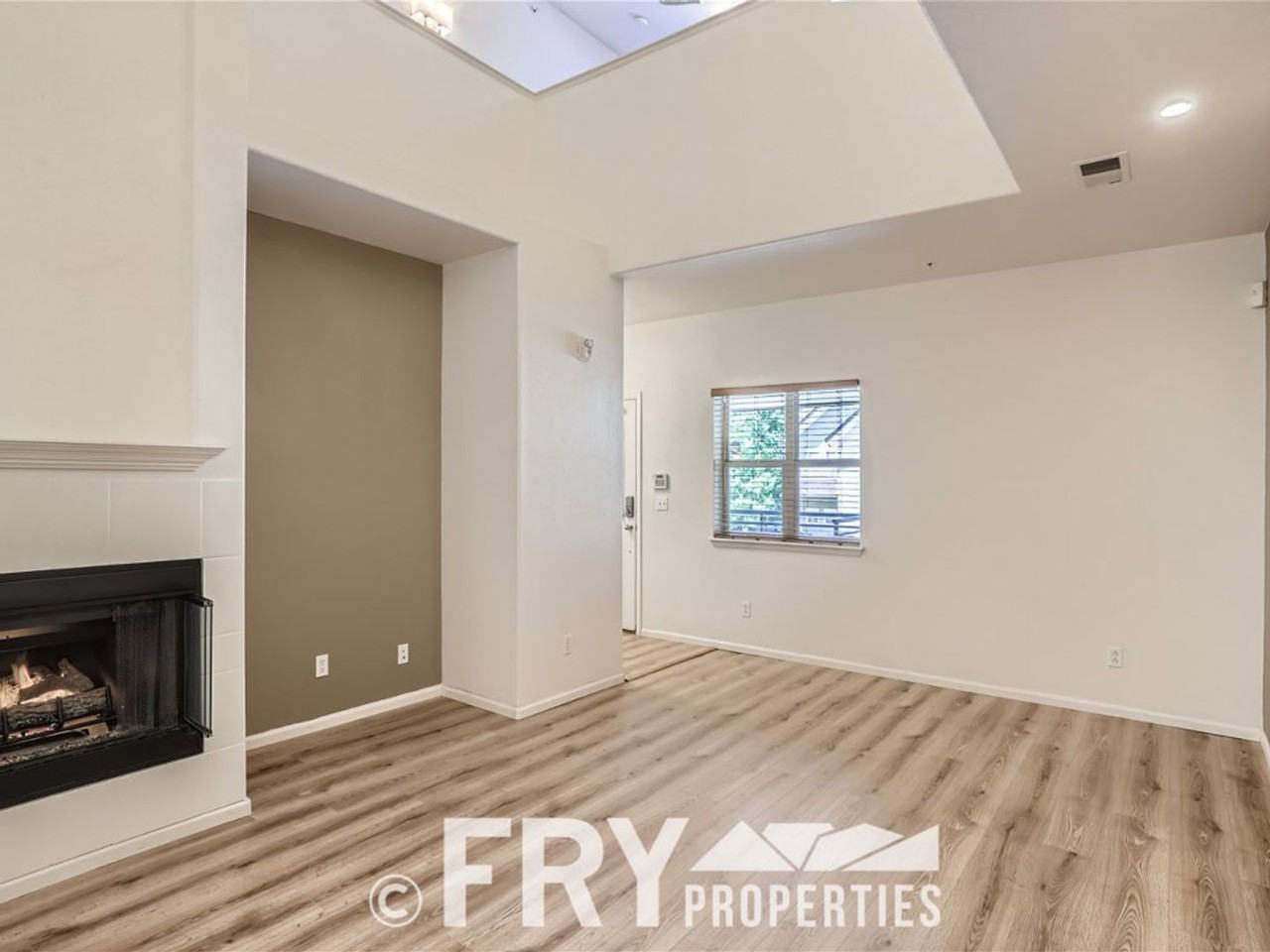 5464 Zephyr St #201 - Photo 4 of 11