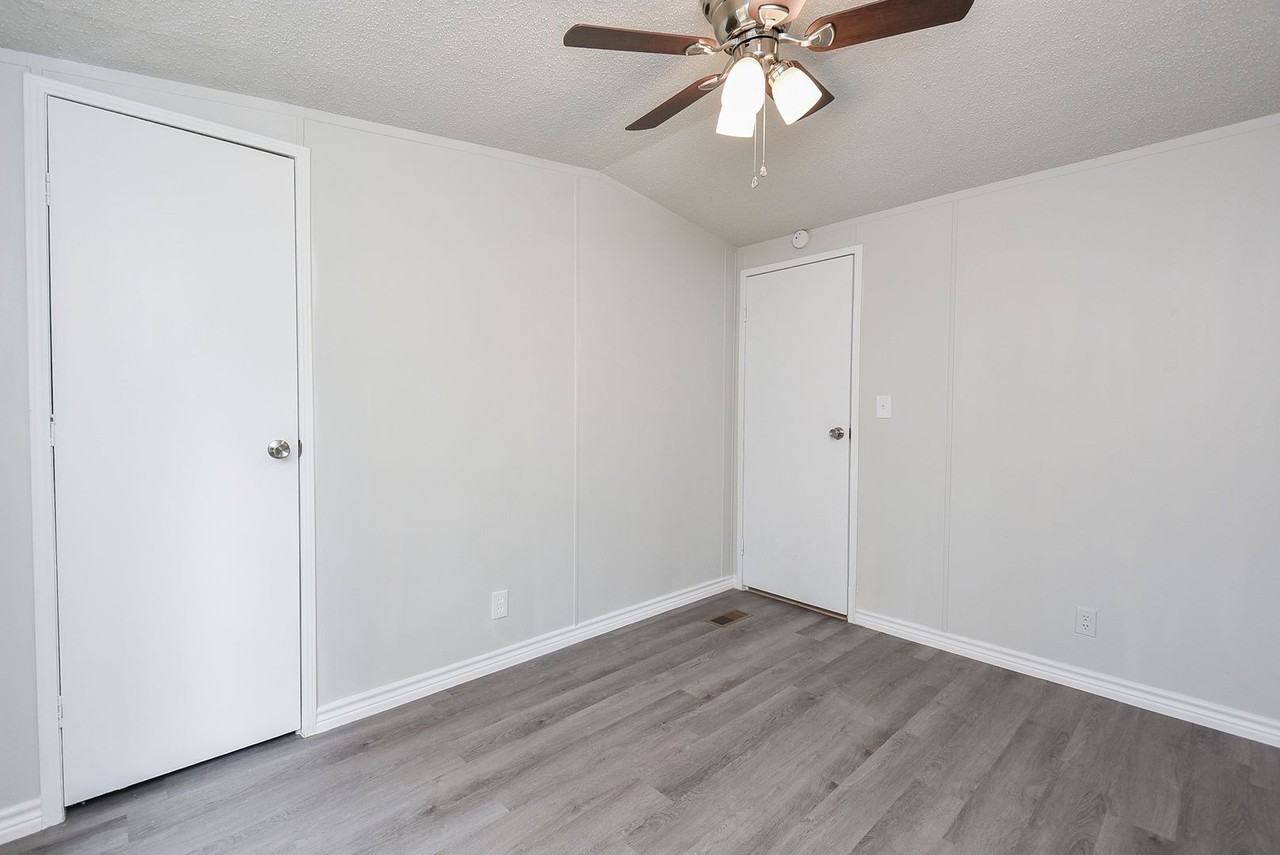 12543 Roy Harris Loop - Photo 5 of 39