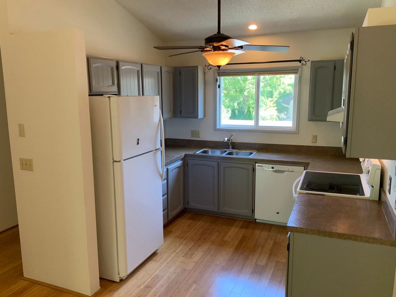 297 Country Club Rd - Photo 4 of 27