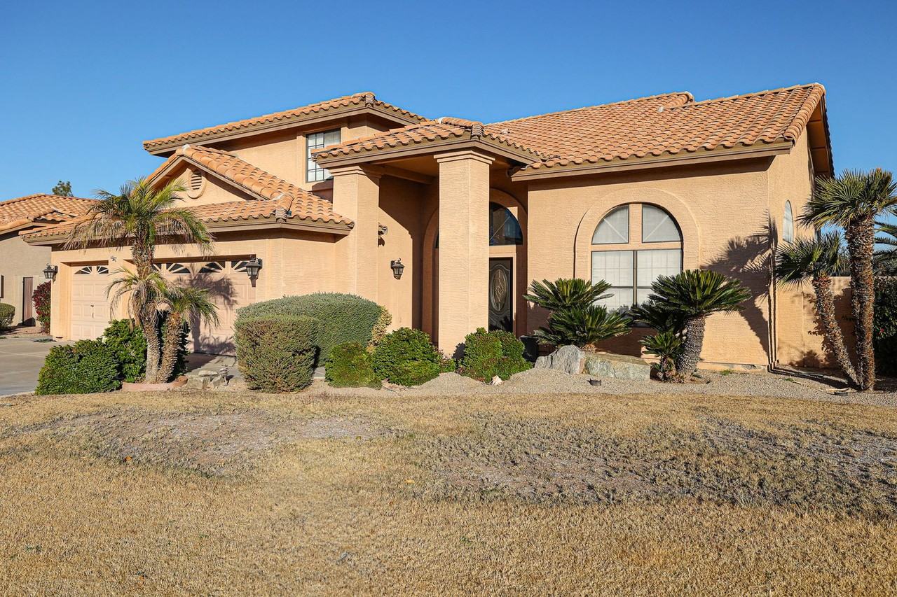 12 W Vera Ln - Photo 2 of 48