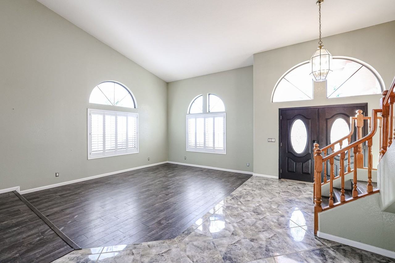 12 W Vera Ln - Photo 7 of 48