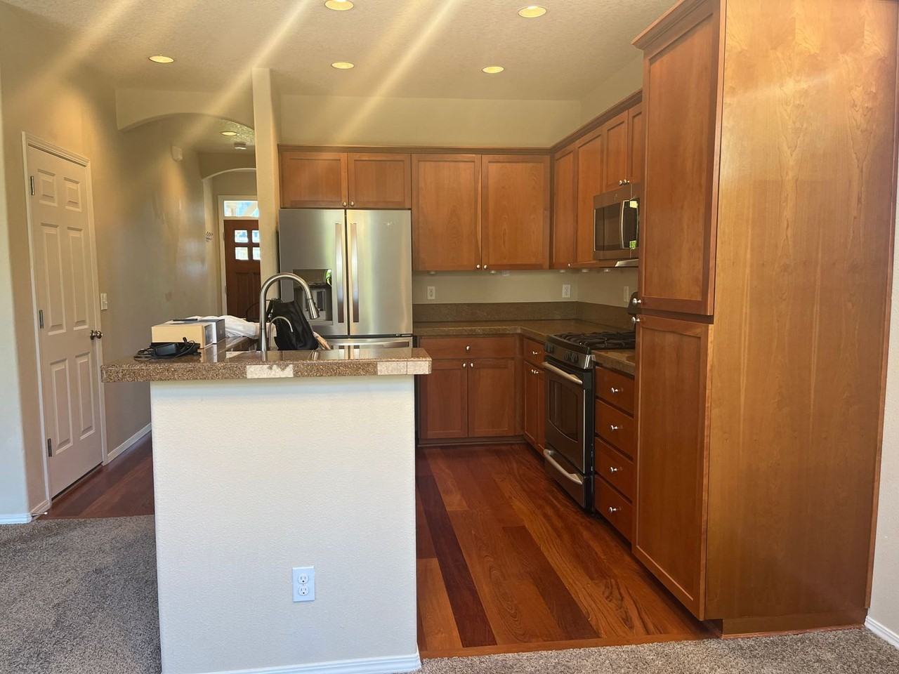 473 Ne 61st Pl - Photo 4 of 18