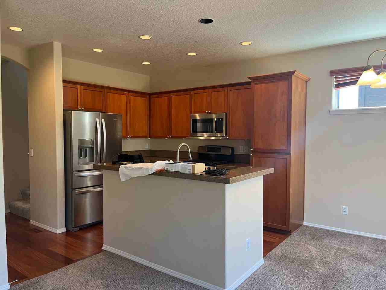 473 Ne 61st Pl - Photo 5 of 18