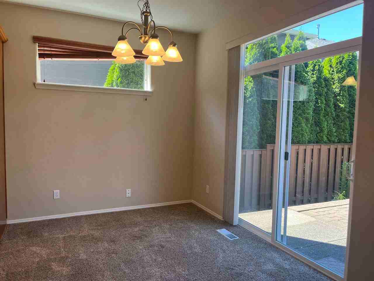 473 Ne 61st Pl - Photo 6 of 18