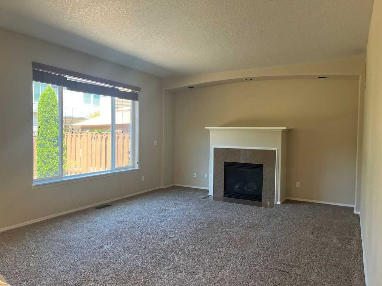 473 Ne 61st Pl - Photo 7 of 18