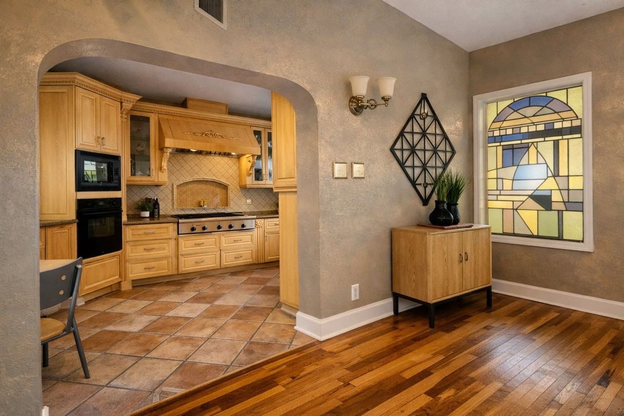 205 Granada St - Photo 5 of 34