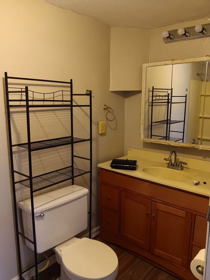 1213 V Ave - Photo 4 of 17