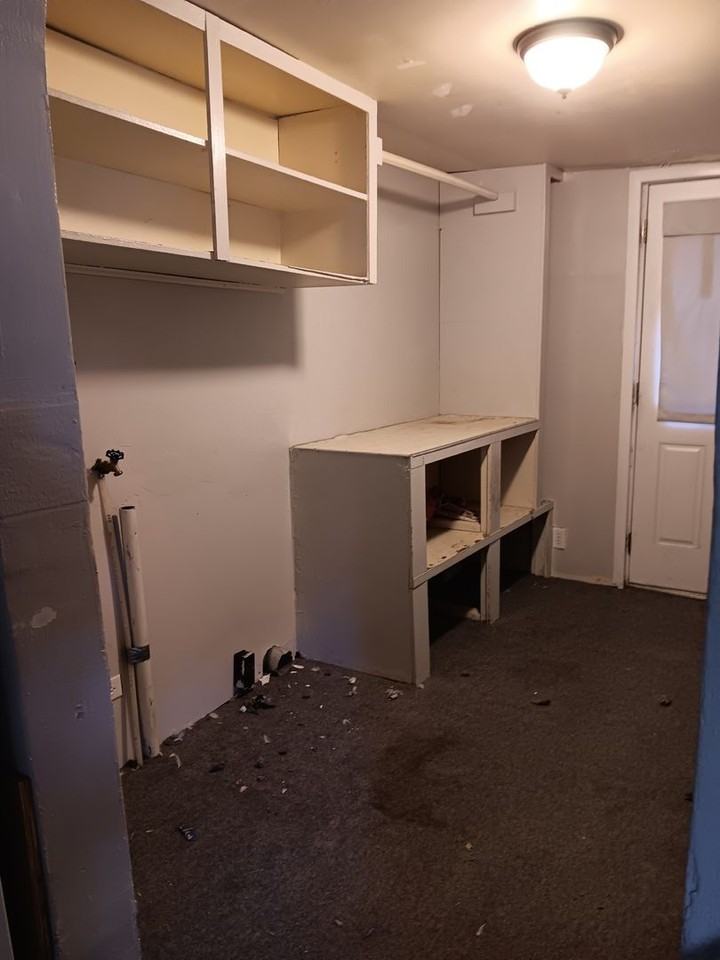 1213 V Ave - Photo 5 of 17