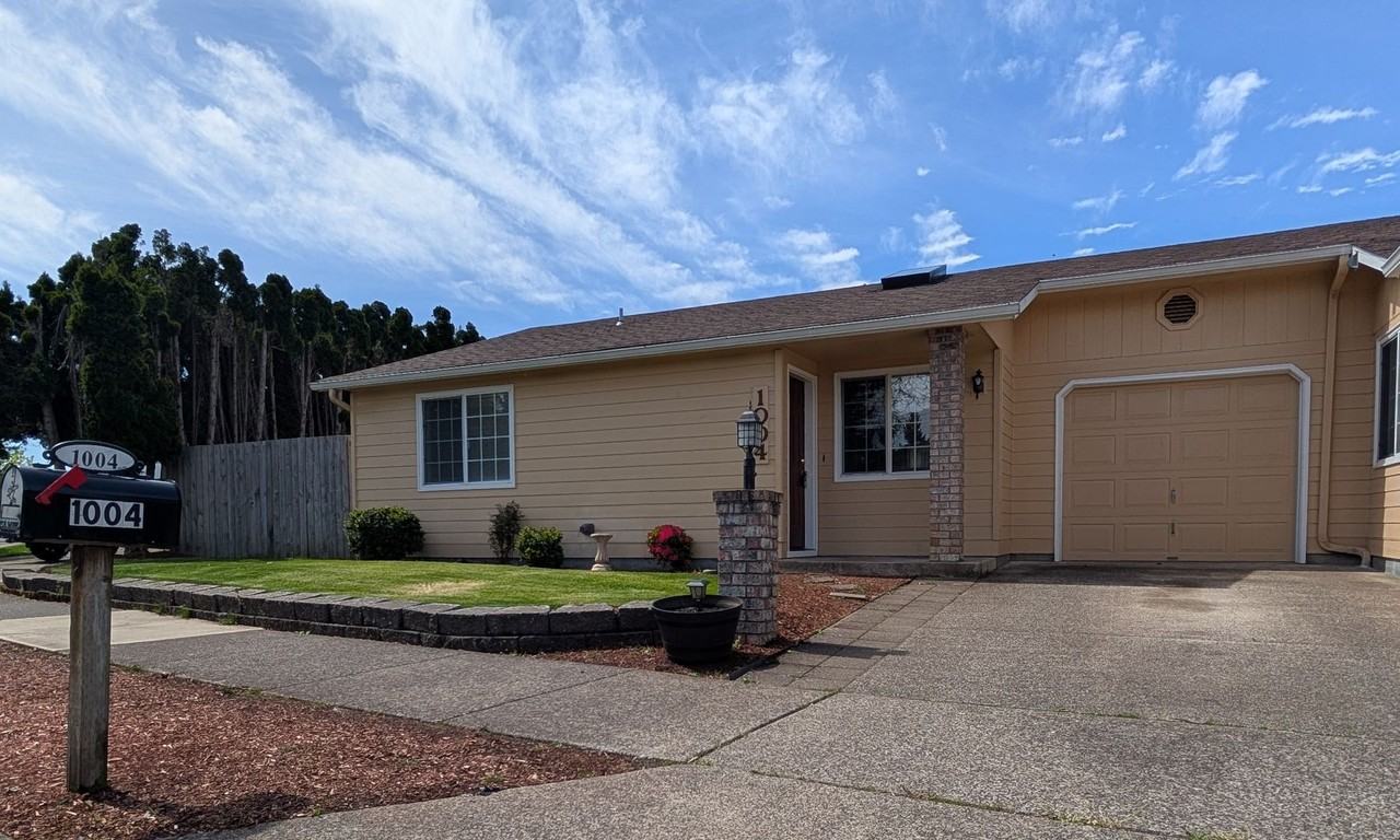 1004 55th Pl - Photo 2 of 17