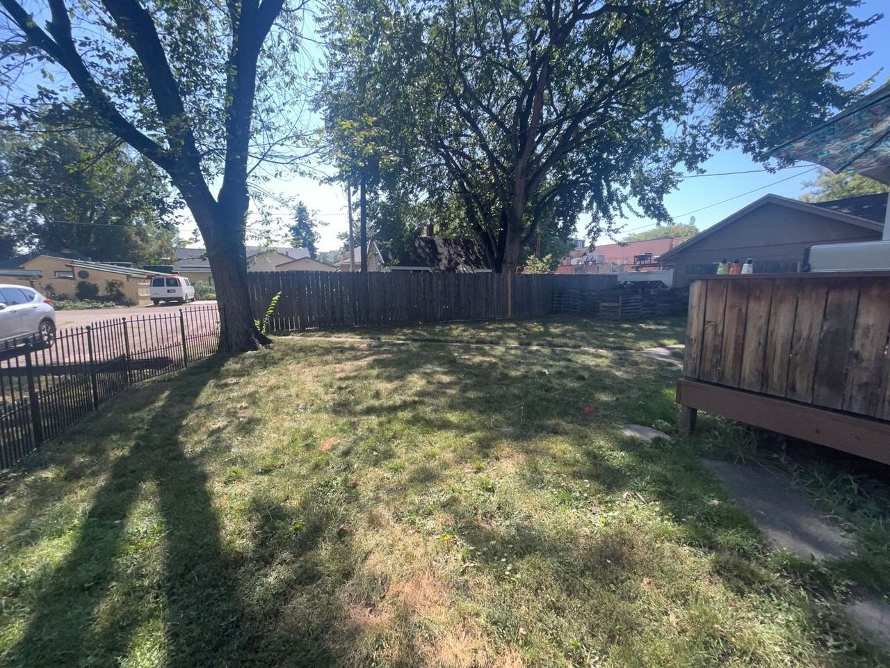 414 E 7th St - Photo 2 of 11