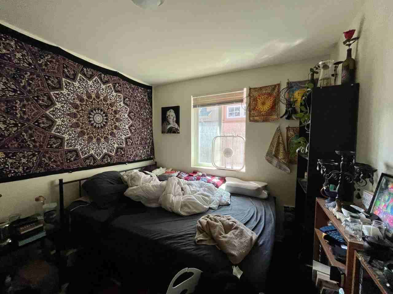 414 E 7th St - Photo 4 of 11