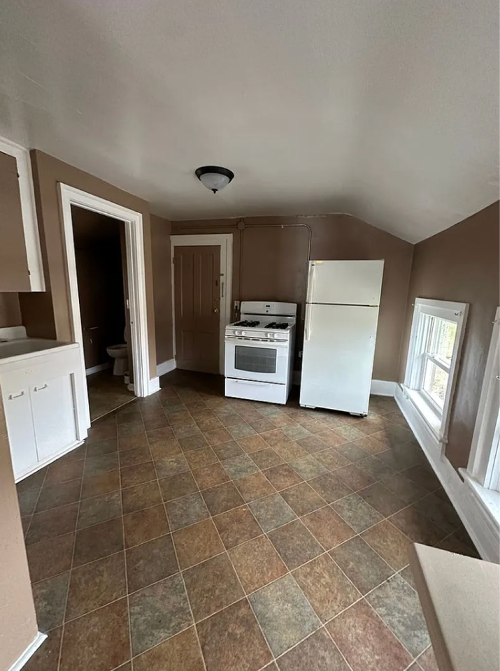 413 S 6th - Photo 6 of 8